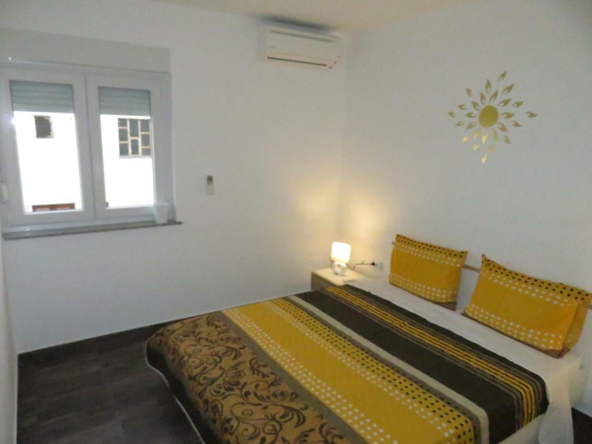 Apartments La Bombonera Starigrad Paklenica Eksteriør billede