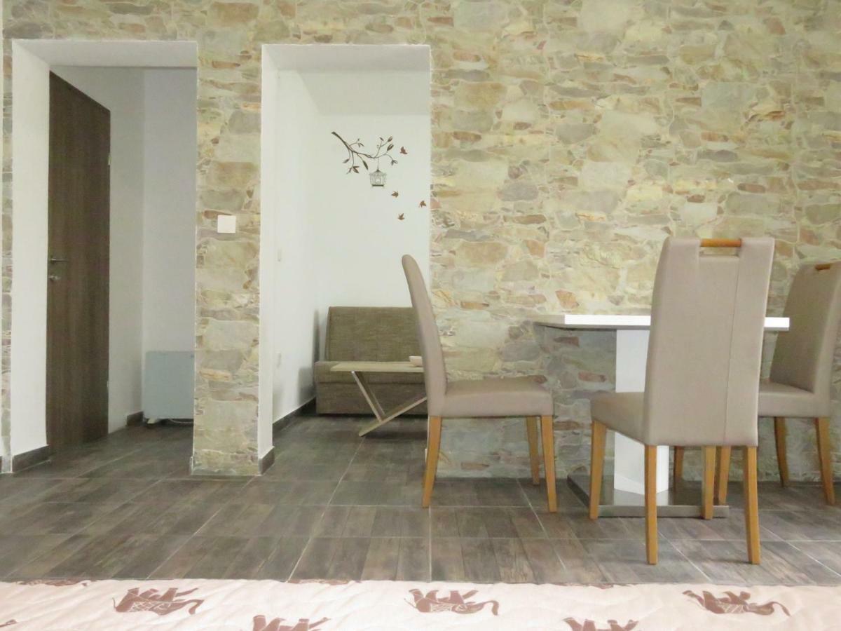 Apartments La Bombonera Starigrad Paklenica Eksteriør billede