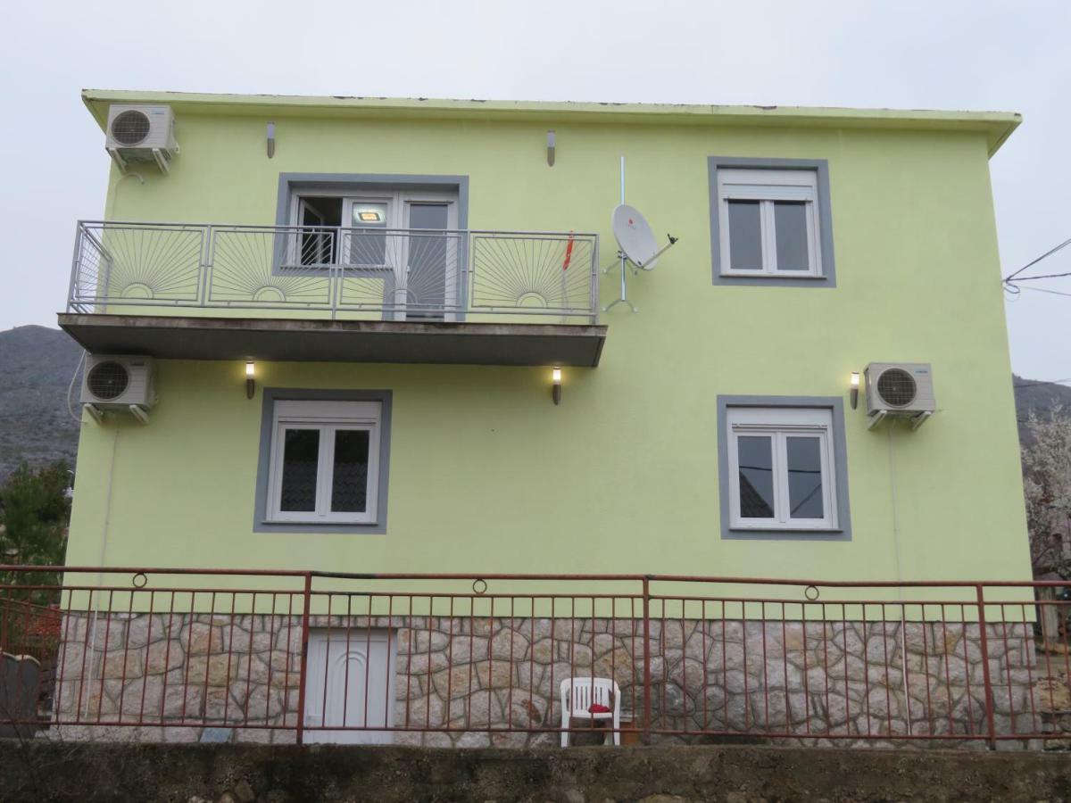 Apartments La Bombonera Starigrad Paklenica Eksteriør billede