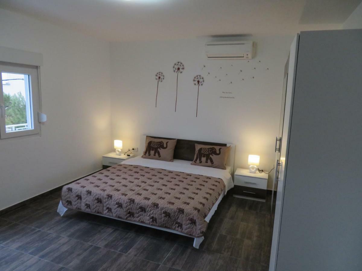 Apartments La Bombonera Starigrad Paklenica Eksteriør billede