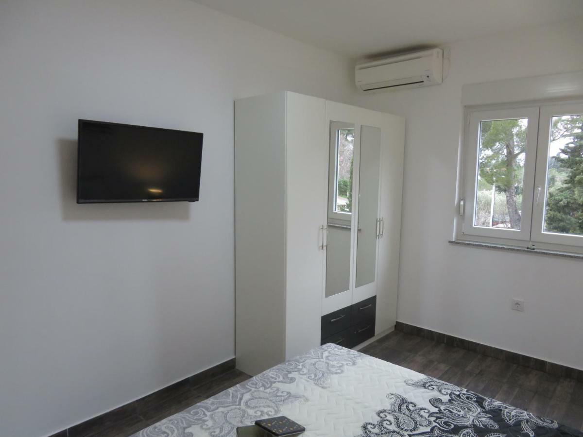 Apartments La Bombonera Starigrad Paklenica Eksteriør billede