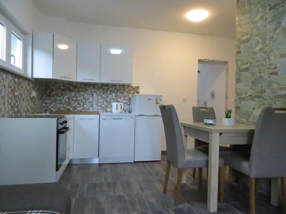 Apartments La Bombonera Starigrad Paklenica Eksteriør billede