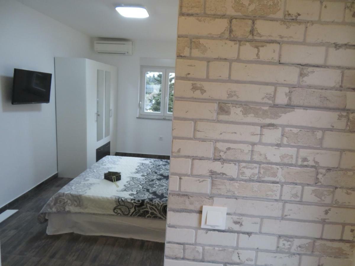 Apartments La Bombonera Starigrad Paklenica Eksteriør billede