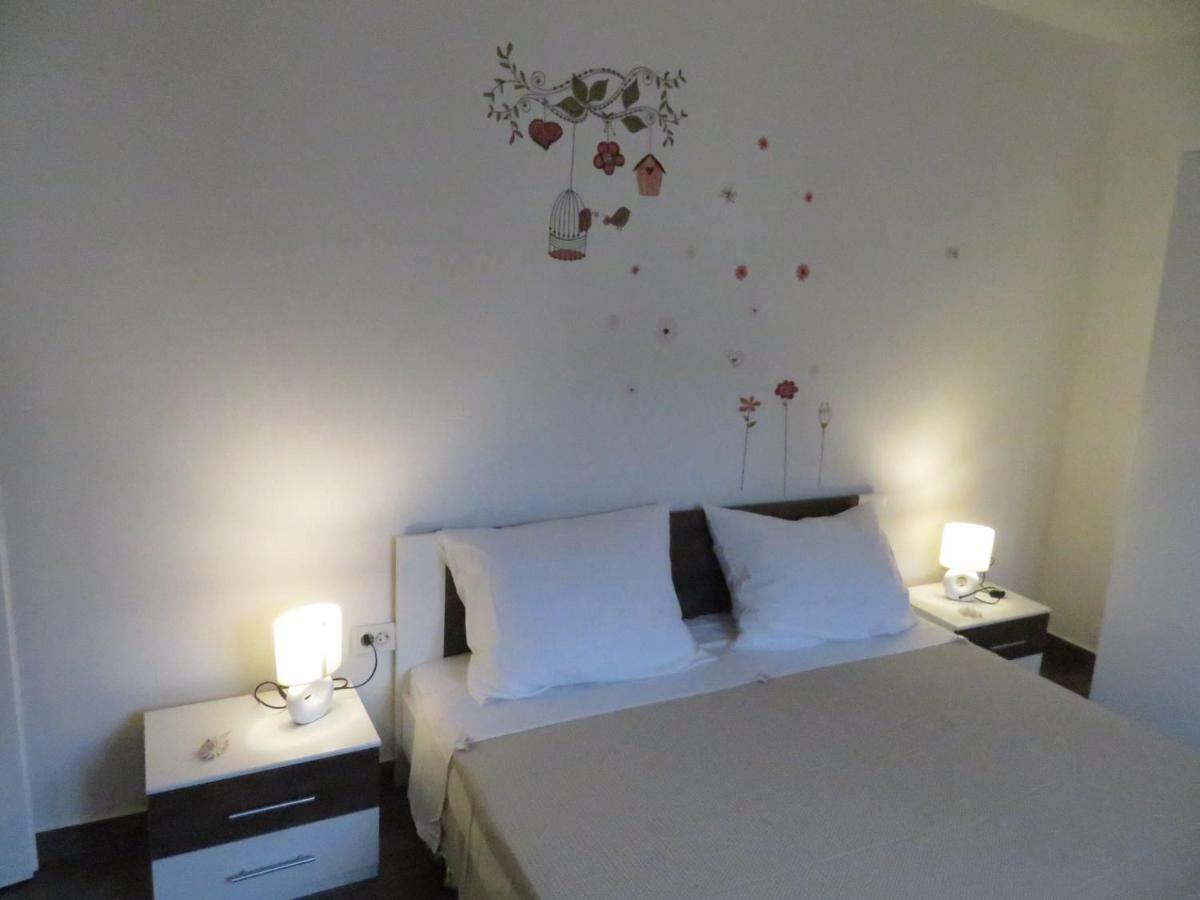 Apartments La Bombonera Starigrad Paklenica Eksteriør billede